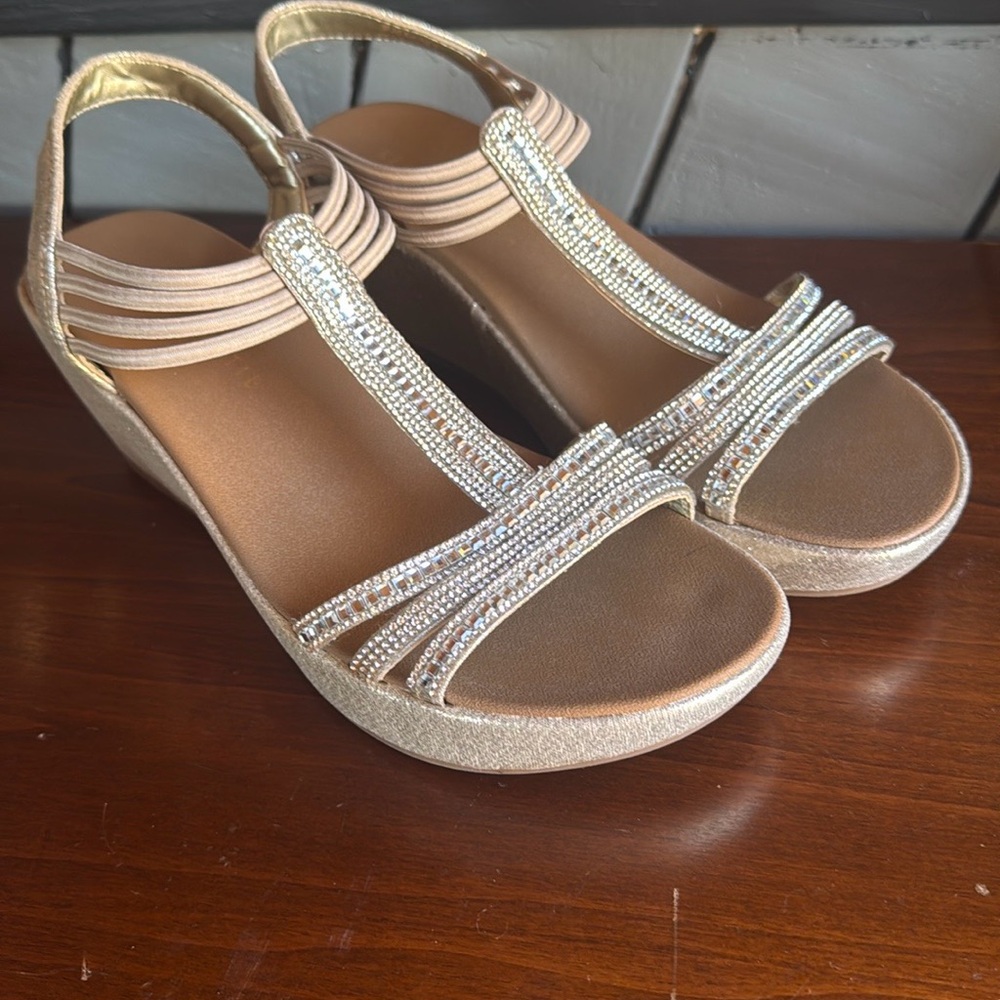Kelly & Katie Gold Wedge Sandals with Rhinestones 9.5 dressy comfortable